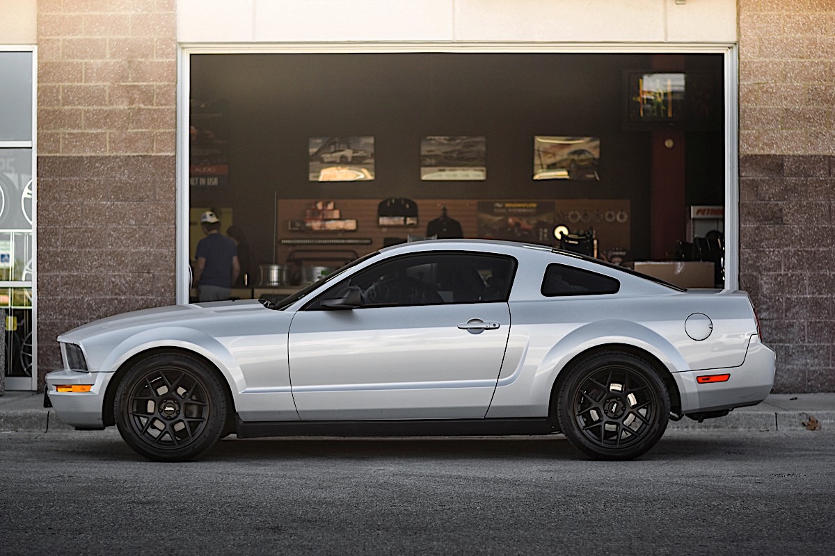 Ford Mustang with American Racing AR913 Apex